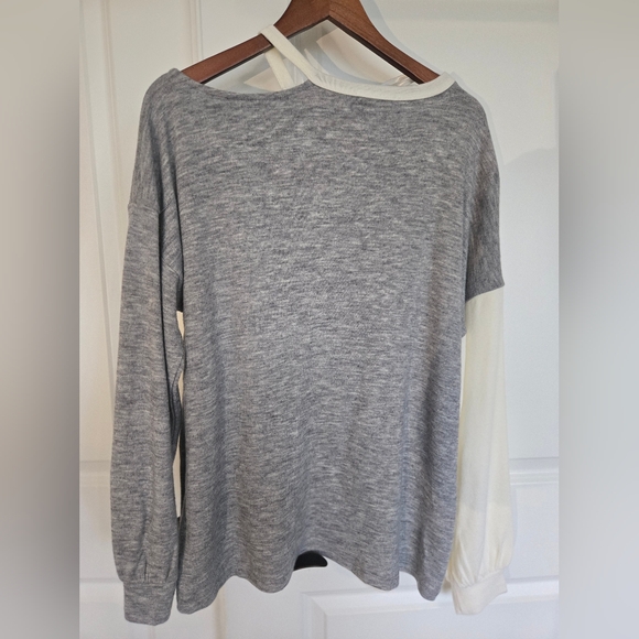NWT Doe & Rae open shoulder light sweater - Picture 4 of 4